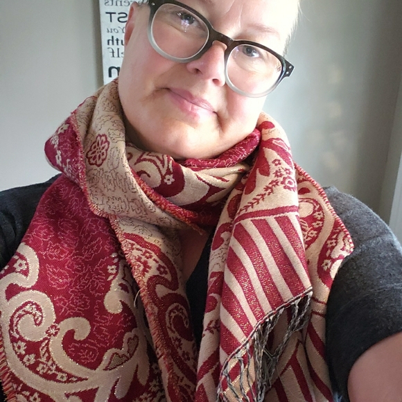 Beautiful Reversable Scarf - Picture 1 of 4